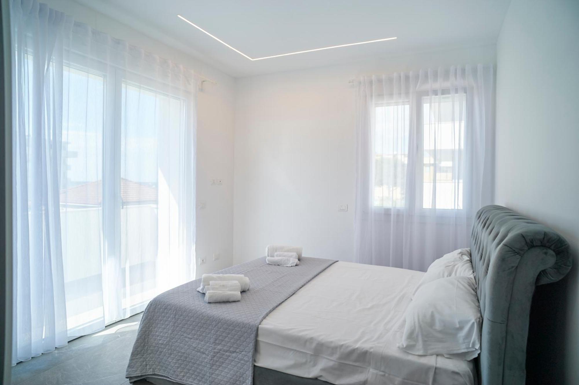 Villa Borghesi Suites Fronte Mare Rimini Exterior photo